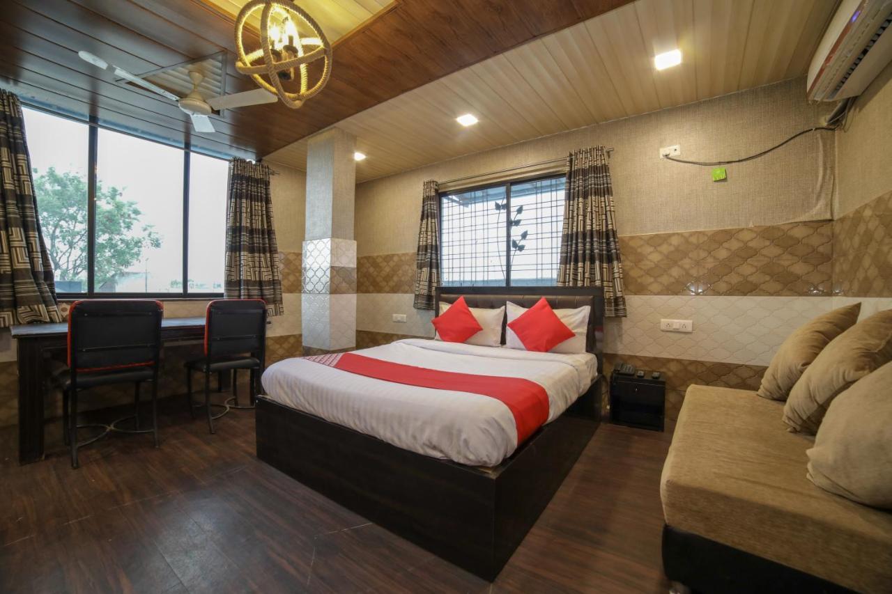 Rāipur Oyo Flagship Hotel Chandani מראה חיצוני תמונה